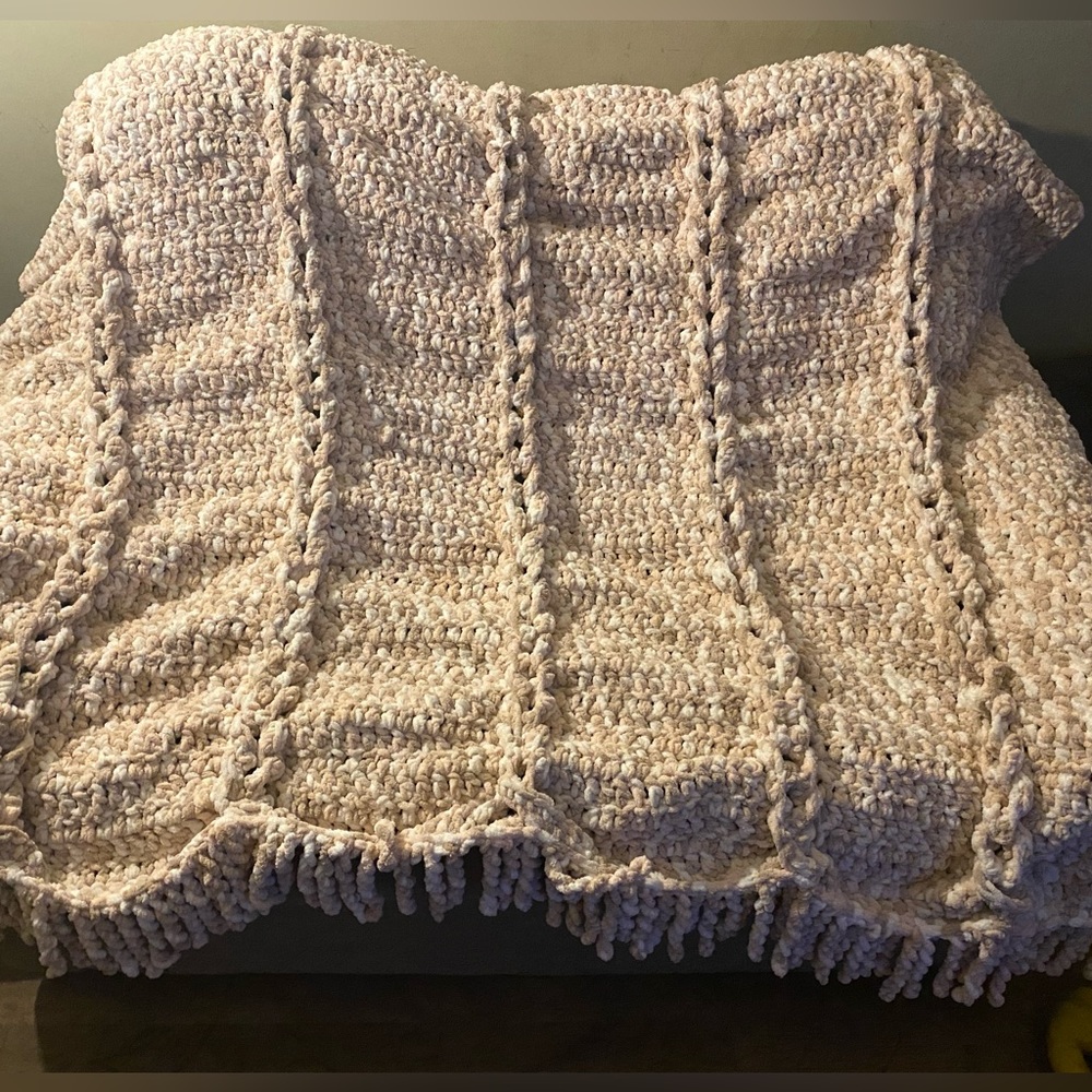 Hand crochet braided blanket.  Made to order…buyer can pick color.